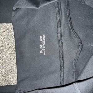 Women’s 7/8 length Fabletics Pureluxe leggings with side pockets